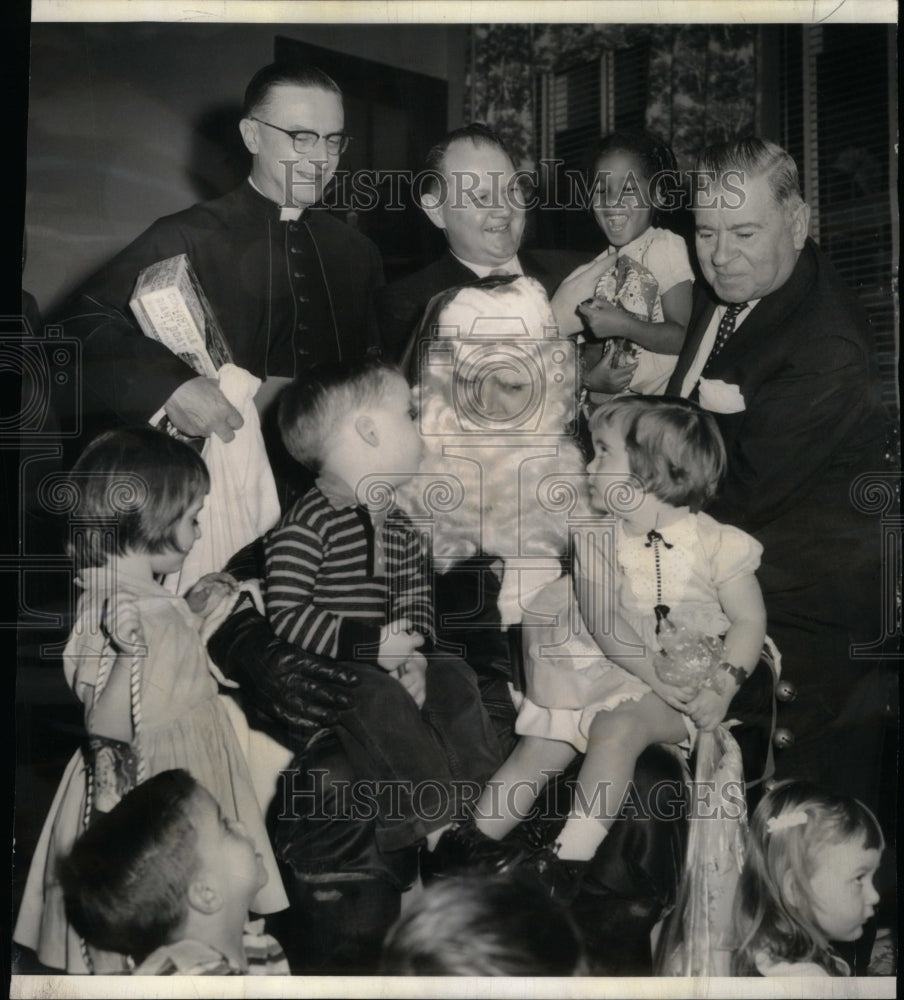 1960 Angel Guardian Orphanage Christmas - Historic Images