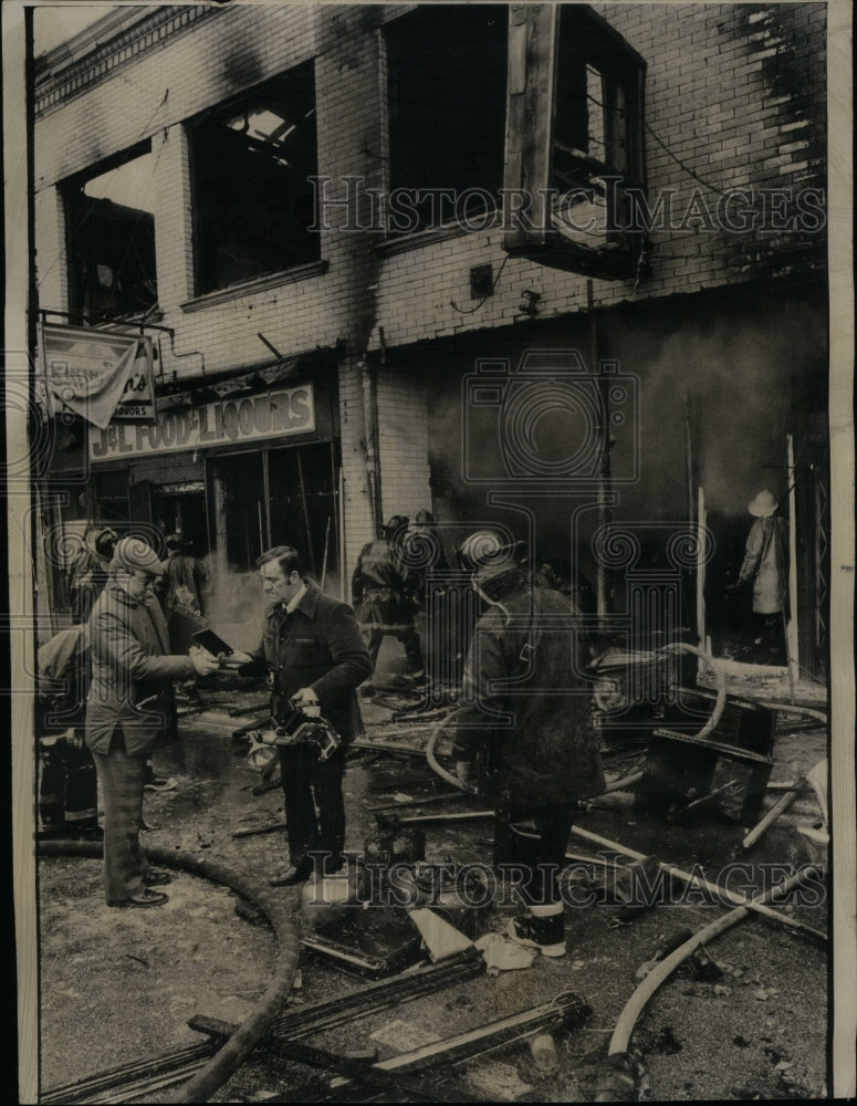 1974 Arson Currency Exchange Fire - Historic Images