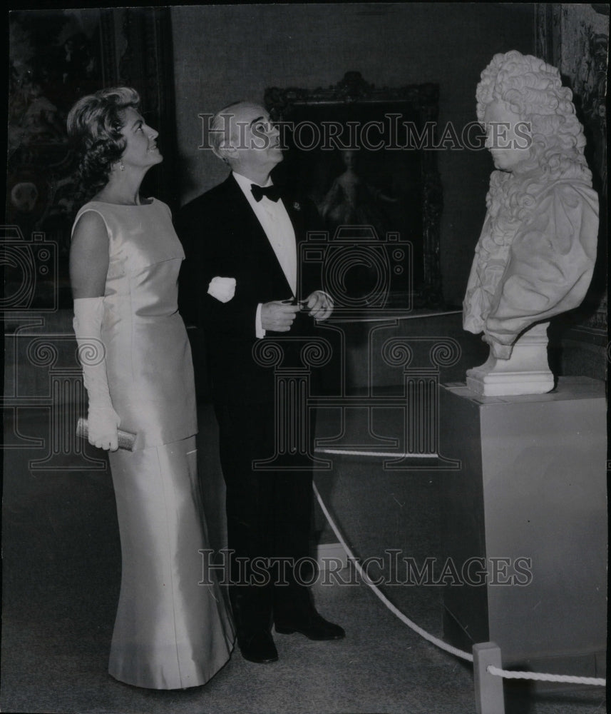 1962 French Herve Alphand Louis XIV Bust - Historic Images