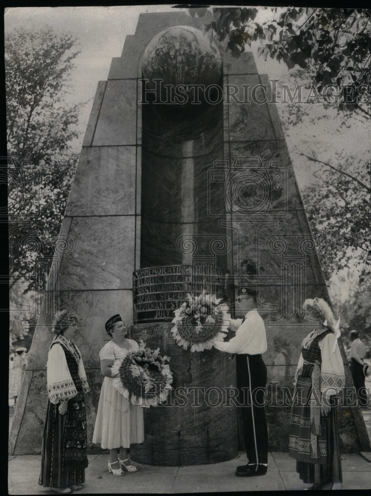 1957 Zita Baltramones Helen Lukas Griggs - Historic Images