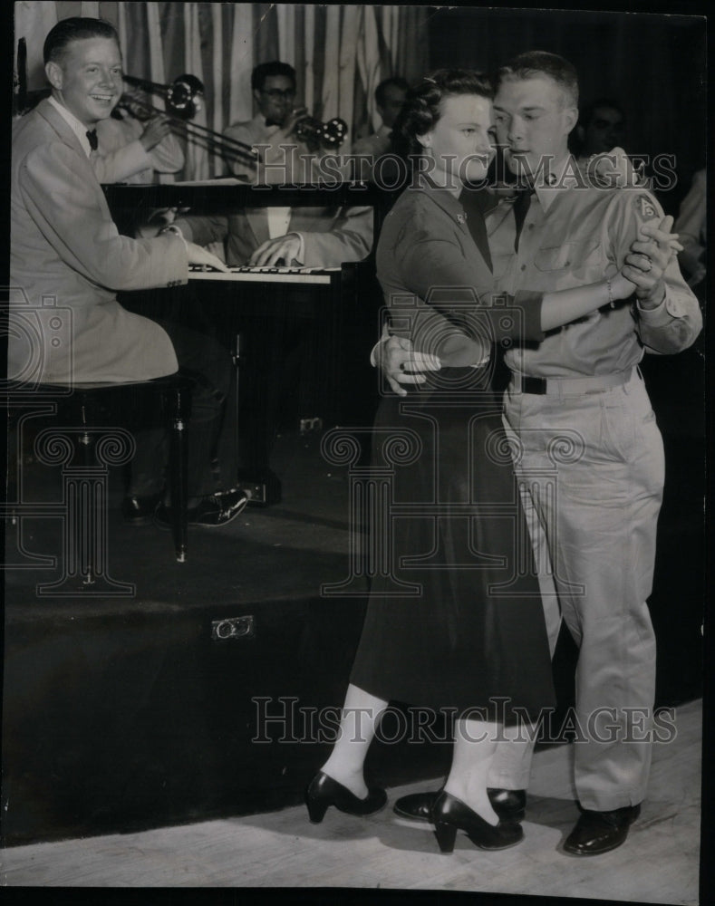 1951 Honeymooners Dancing Empire Room - Historic Images