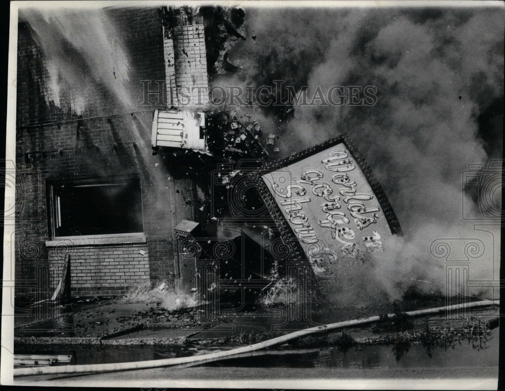 1966 Calumet City Burning Building Arson - Historic Images