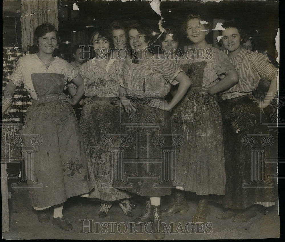 1915 Packinghouse Workers Canning Factory - Historic Images