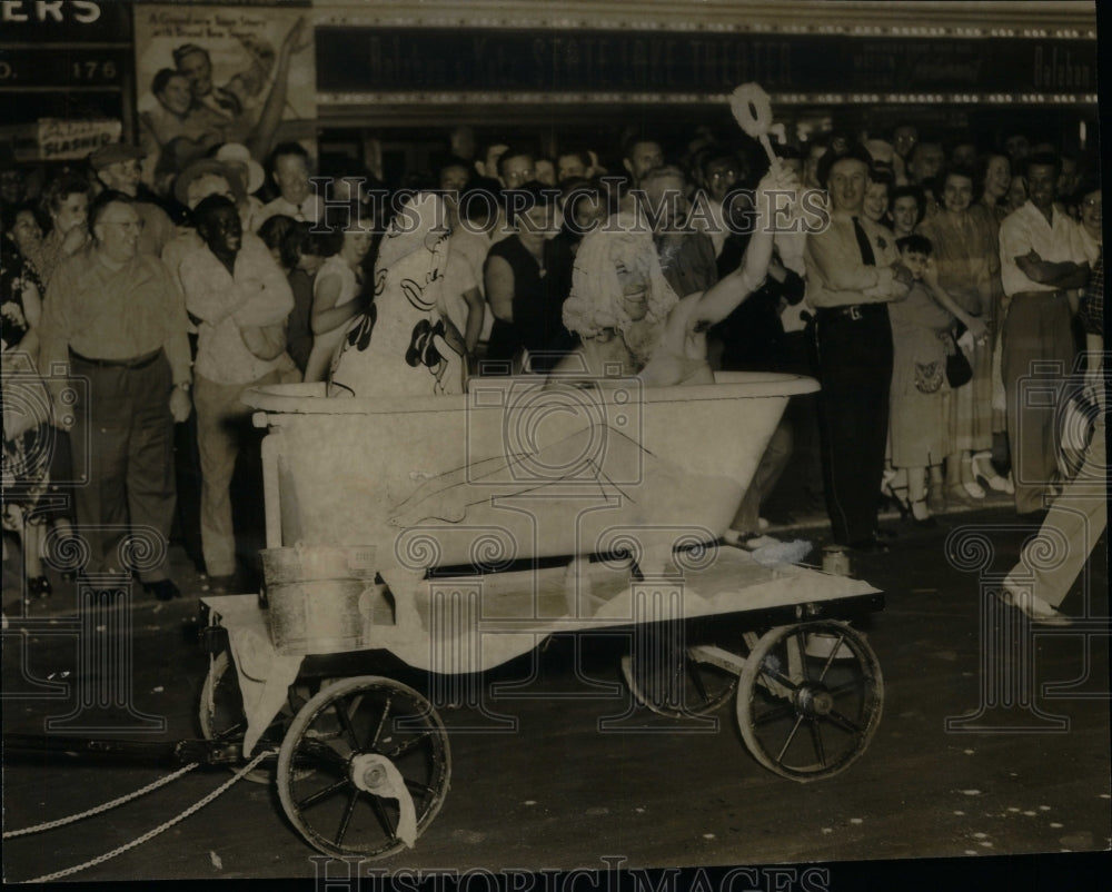 1949 American Legion Parade Roy Lester Tub - Historic Images