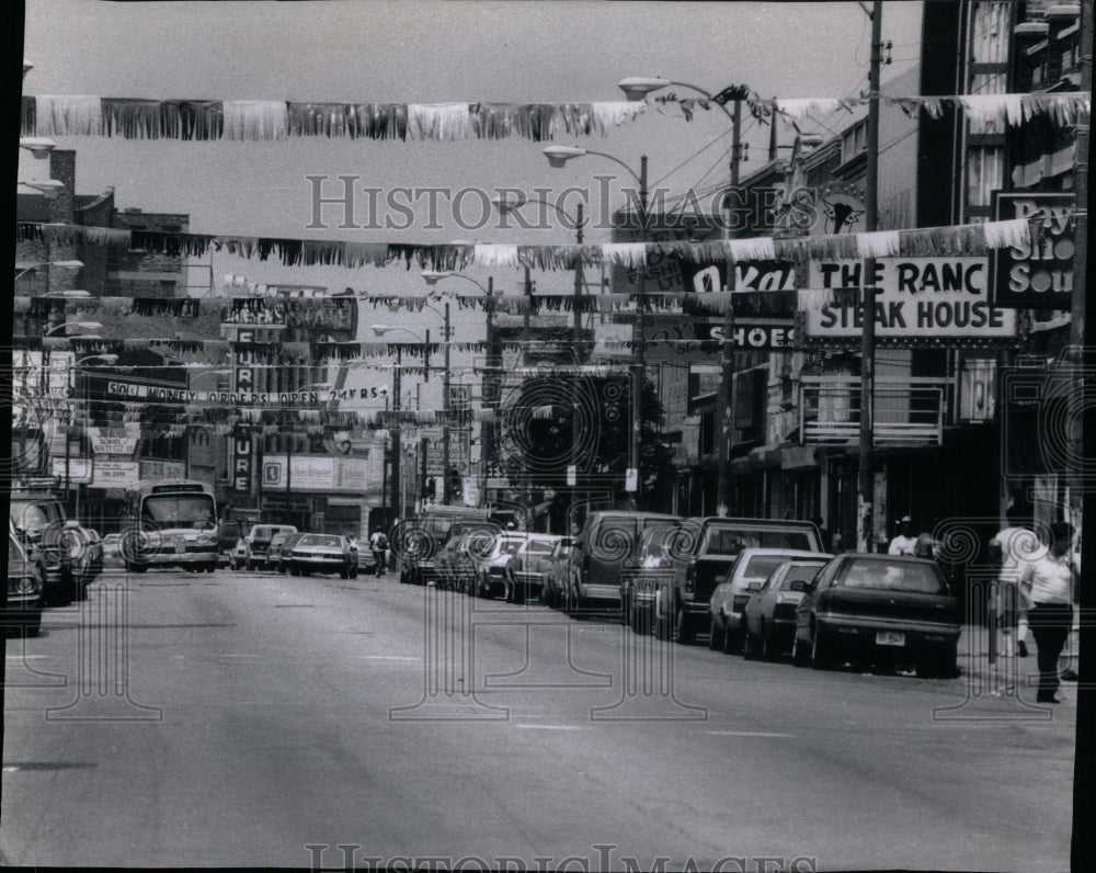 1989 Roseland Business District Busy Street - Historic Images