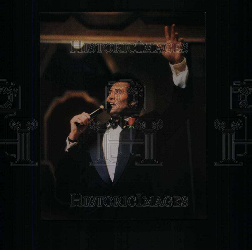 Press Photo Las Vegas Singer Wayne Newton Performing - RRU36645 - Historic Images