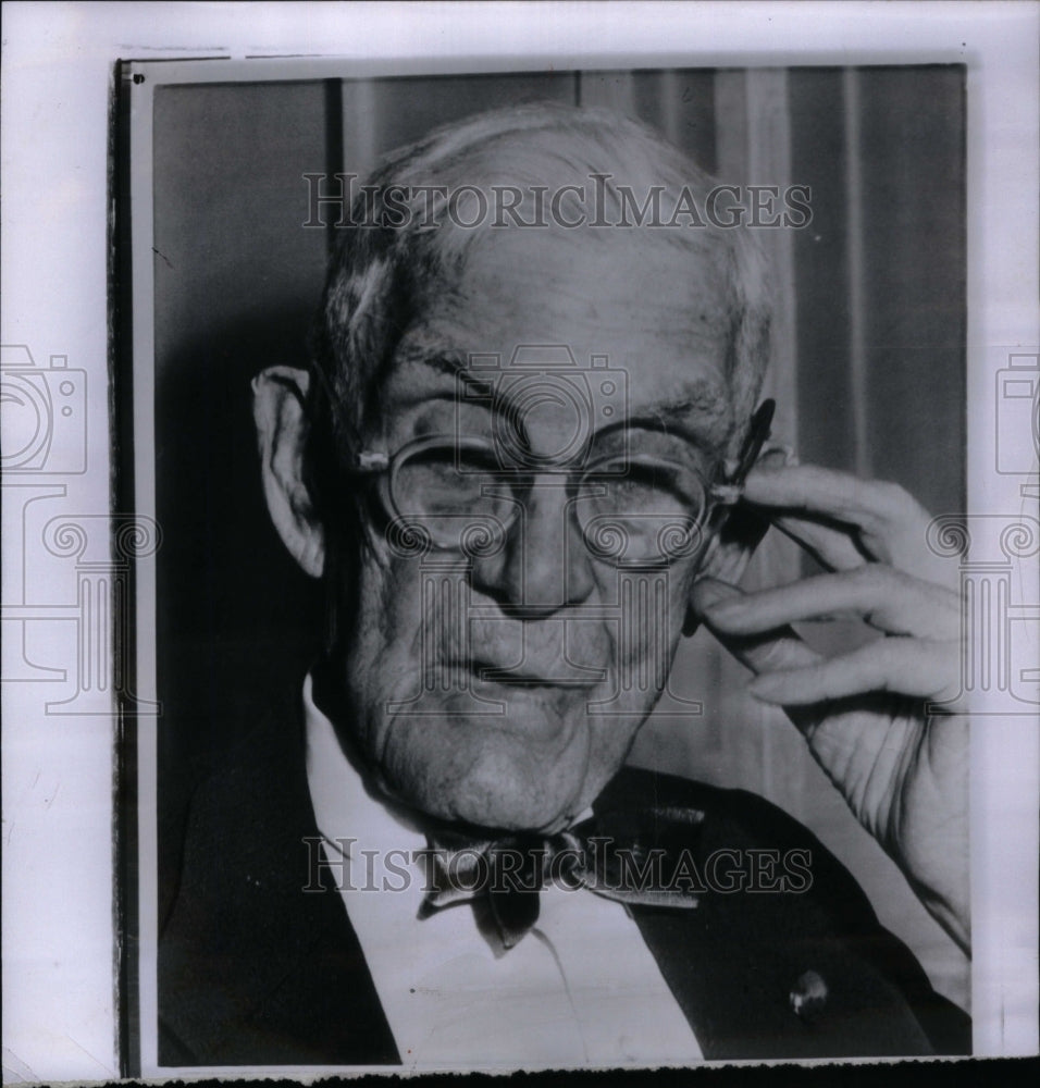 1960, Old Age Pension Planner F. Townsend - RRU36813 - Historic Images