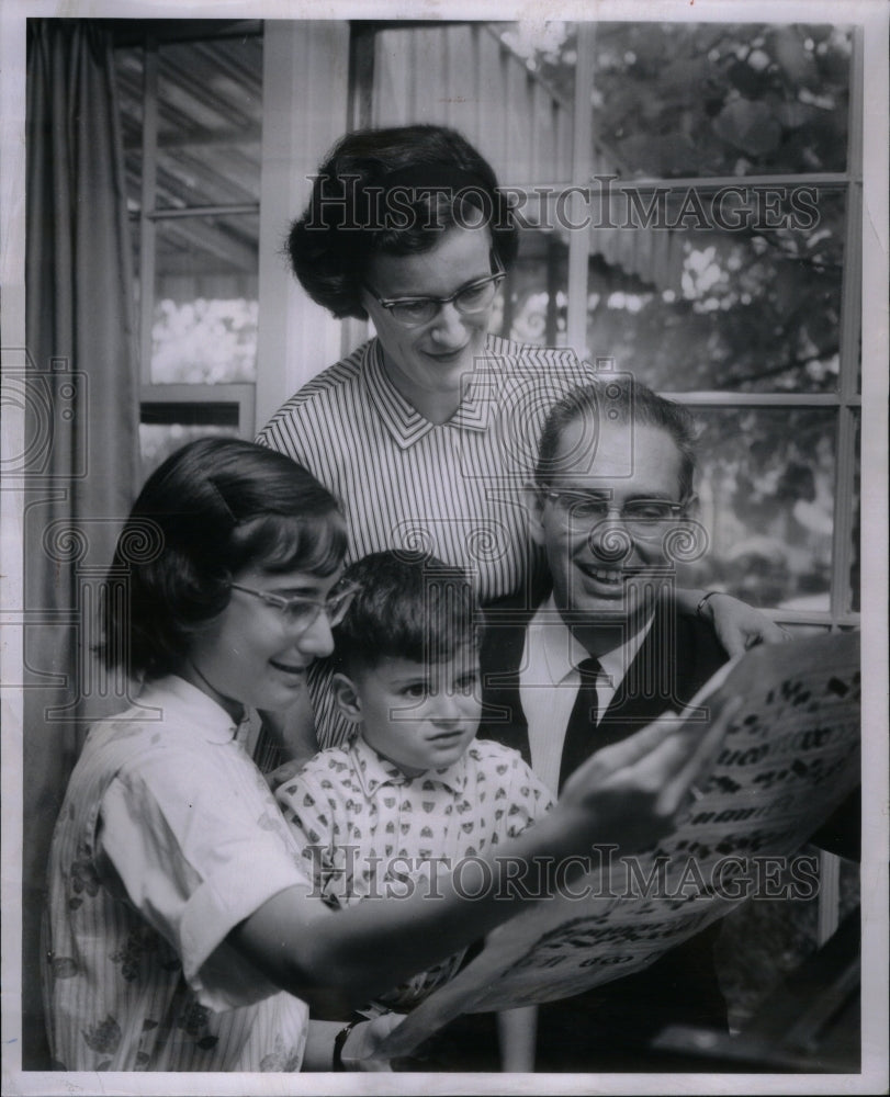 1962 Press Photo Organist Robert Shepfer With Family - Historic Images