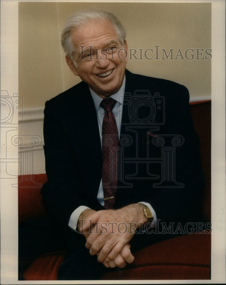 1987 Press Photo Sidney Sheldon Author TV Script Writer - RRU37437 - Historic Images