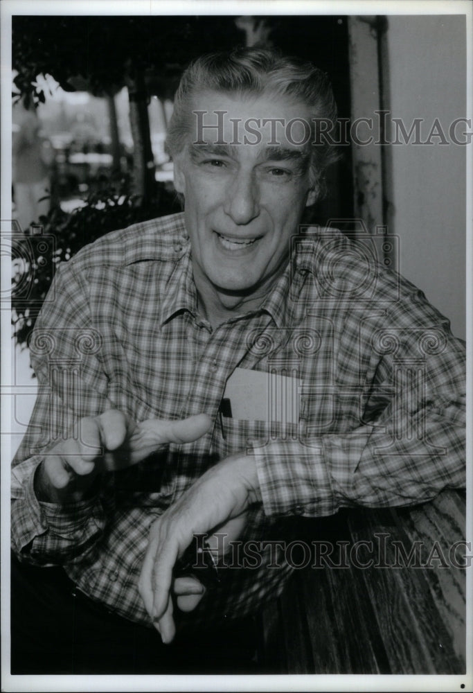 1988, Richard Mulligan NBC America Actor TV - RRU37739 - Historic Images