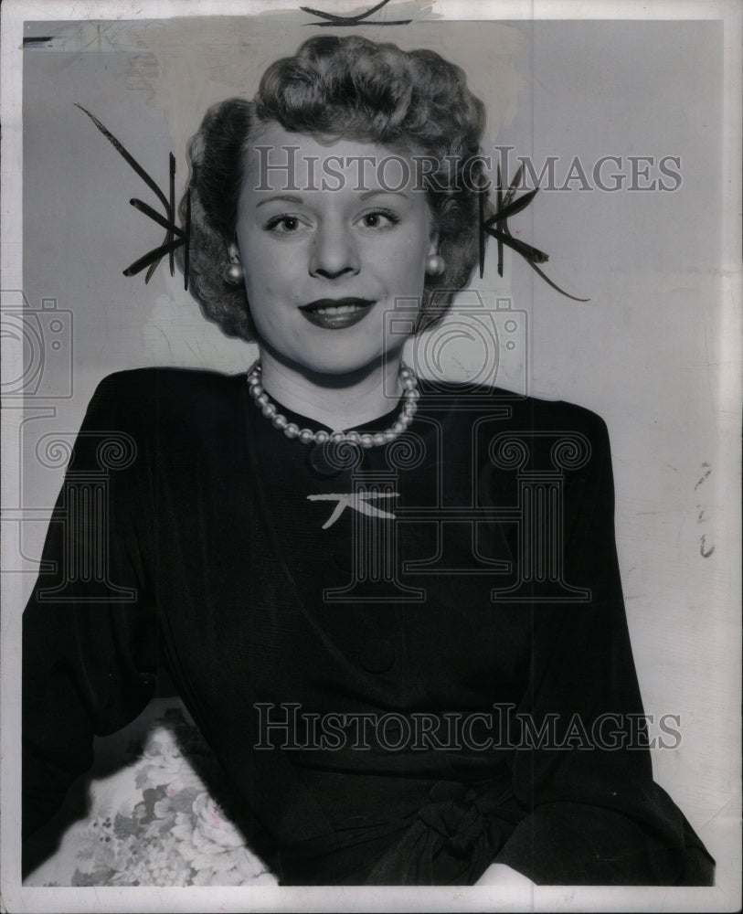 1947, Miss Margret Green Detroit Office - RRU38193 - Historic Images