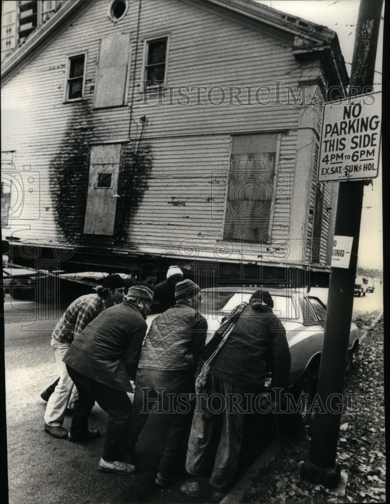 1977 Press Photo Chicago Widow Clarke House Indiana Av - Historic Images