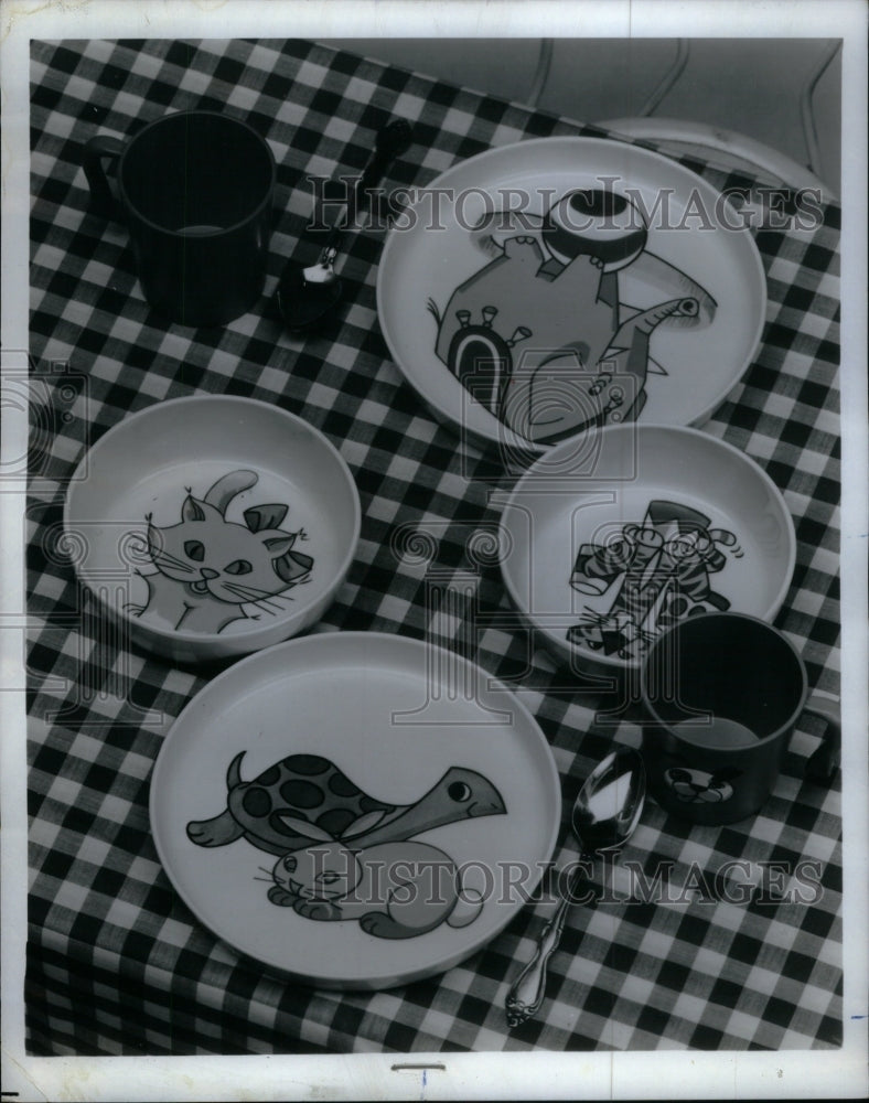 1971 Gourmet Set Housewares January Show - Historic Images