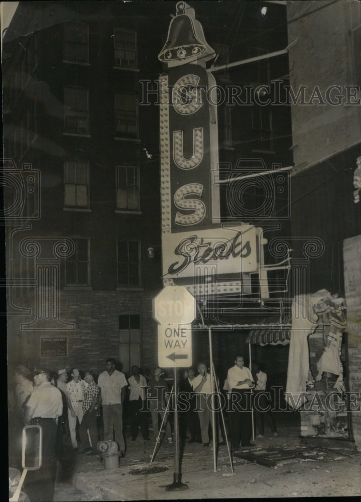 1964 Press Photo Gus Restaurant Sunday Bomb Blast - Historic Images