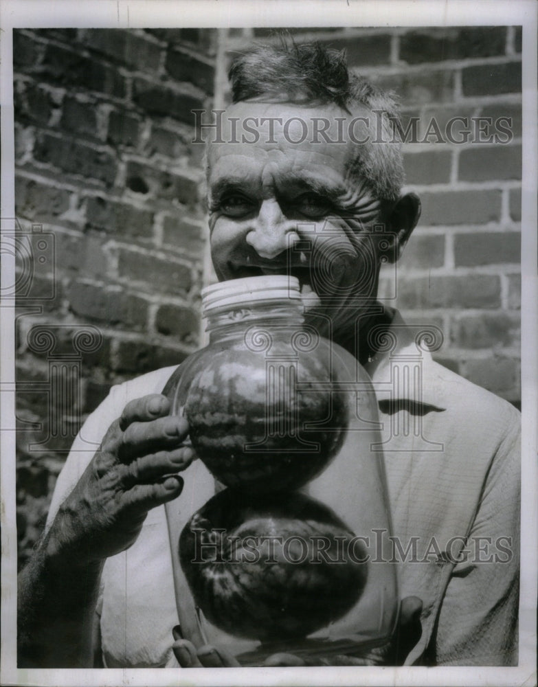 1955 Farmer Ed Burnell Leavenworth Mouth - Historic Images