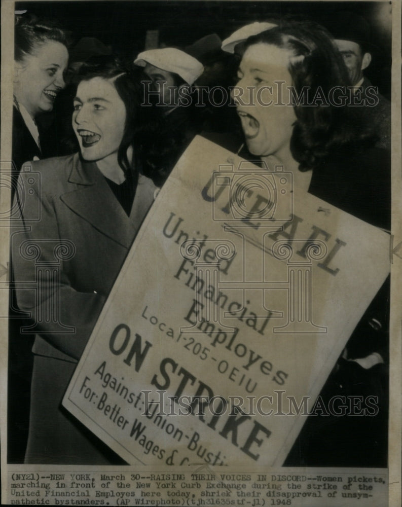 1948, Raising Women pickets York Curb strike - RRU38651 - Historic Images