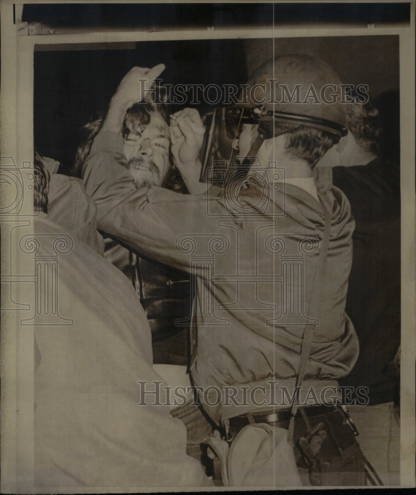 1971, Tucson Policemen Write Arrest Officers - RRU38751 - Historic Images