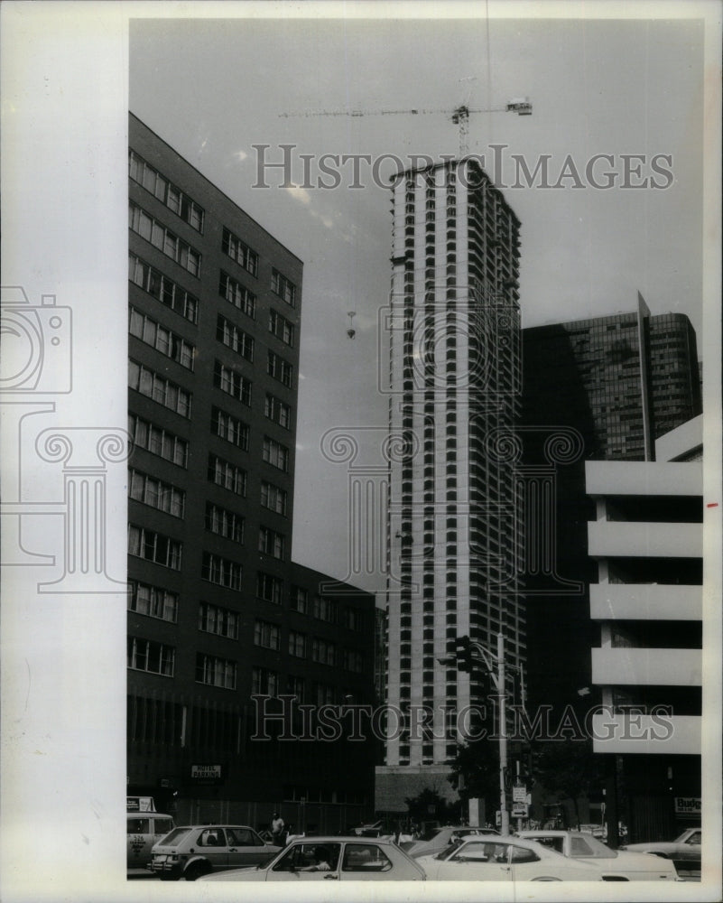 1982, Streeterville building LTC partner OH - RRU38759 - Historic Images