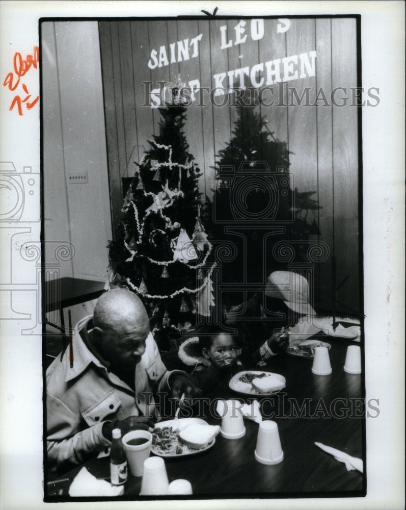 1982, Ford Christmas Season Dinner - RRU39739 - Historic Images
