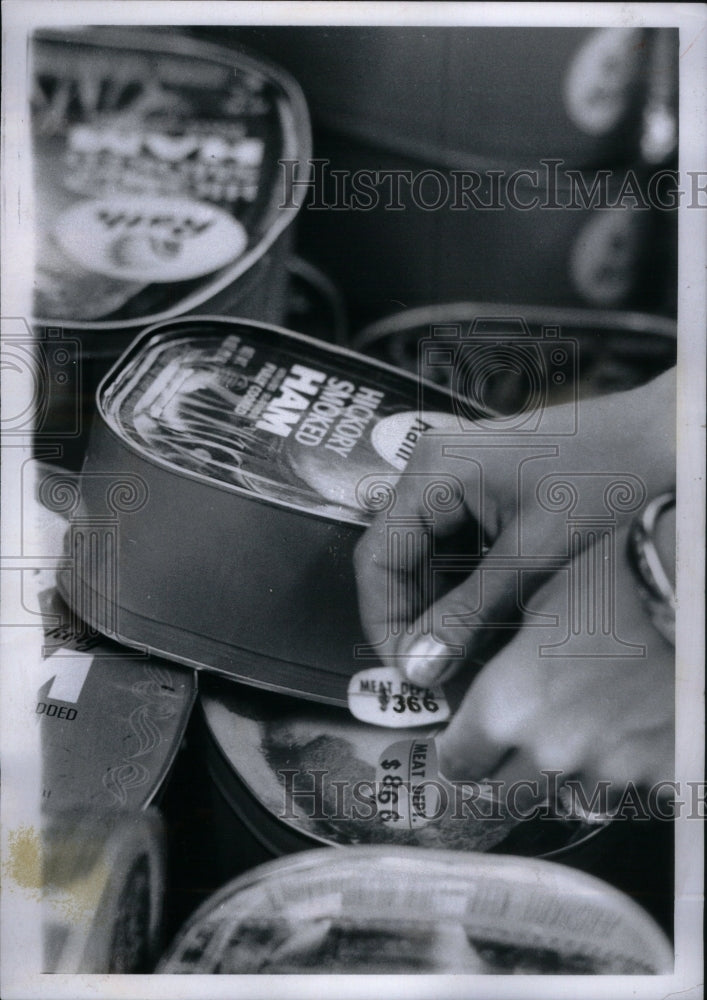 1969 Chatham Market Chicago Shoplifting - Historic Images