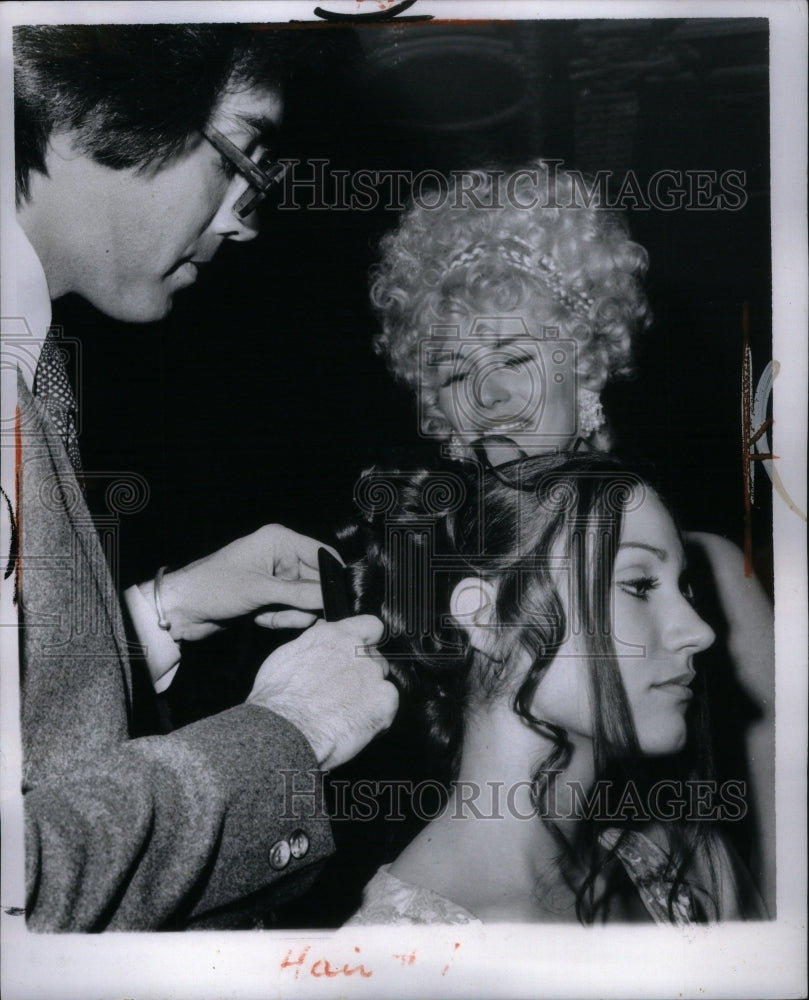 1970 Press Photo Stars Get Their Hair Done - Historic Images