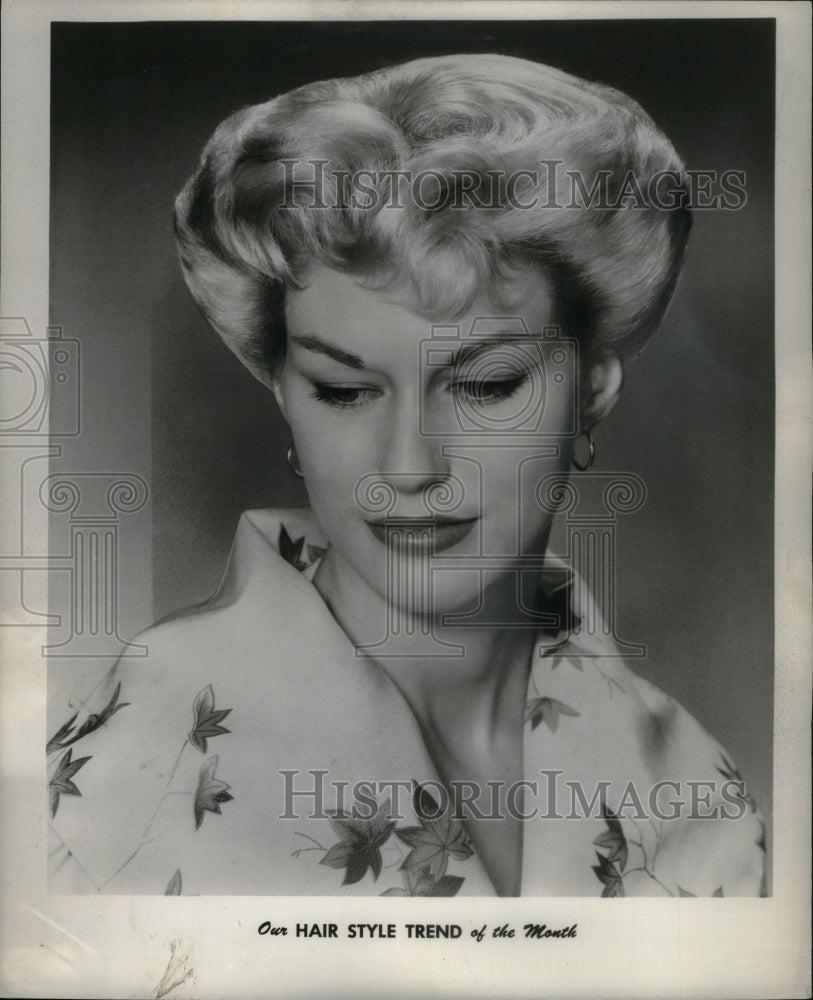 1959, Women Hair Dressing Department - RRU40093 - Historic Images