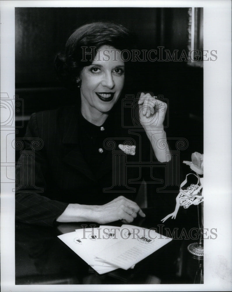 1992 Press Photo Glenda Greenwald Feamle Vehicle Women - RRU40213 - Historic Images