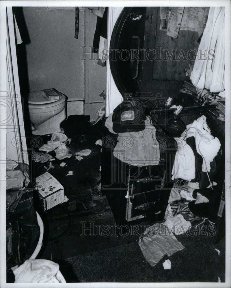 1981 Press Photo Carolina Ortiz Child Abuse Front Stool - RRU40409 - Historic Images