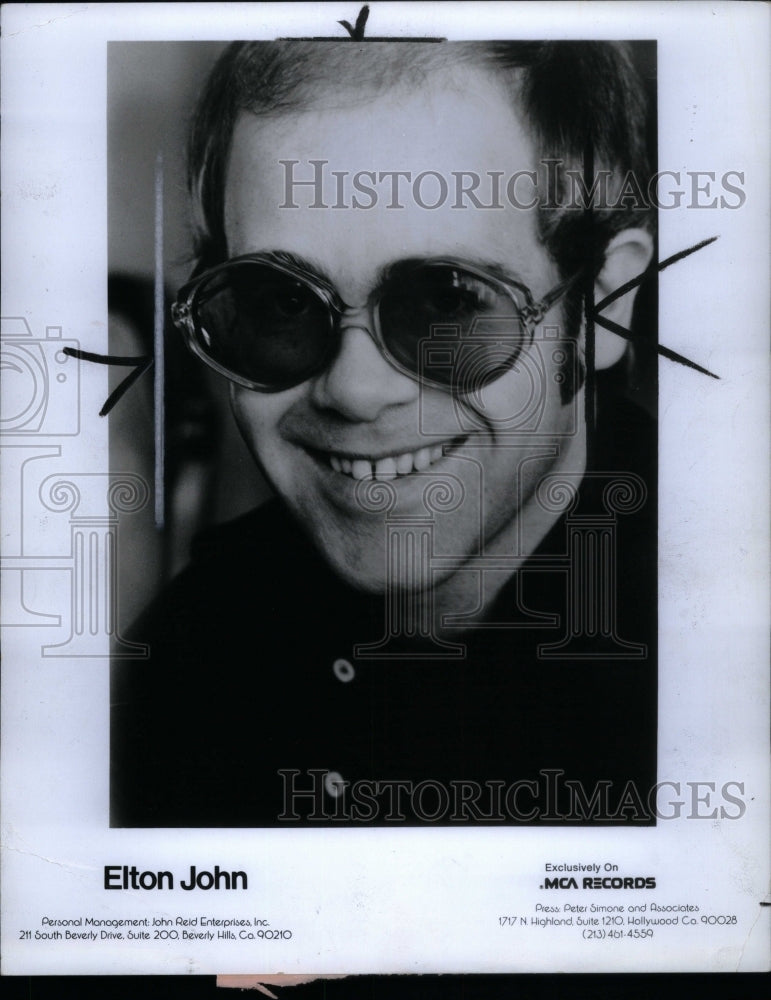 1974 Press Photo Sir Elton John English singer pianist - Historic Images