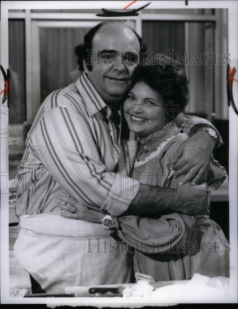 1976, James Coco Geraldine Brooks Dumplings - RRU40613 - Historic Images