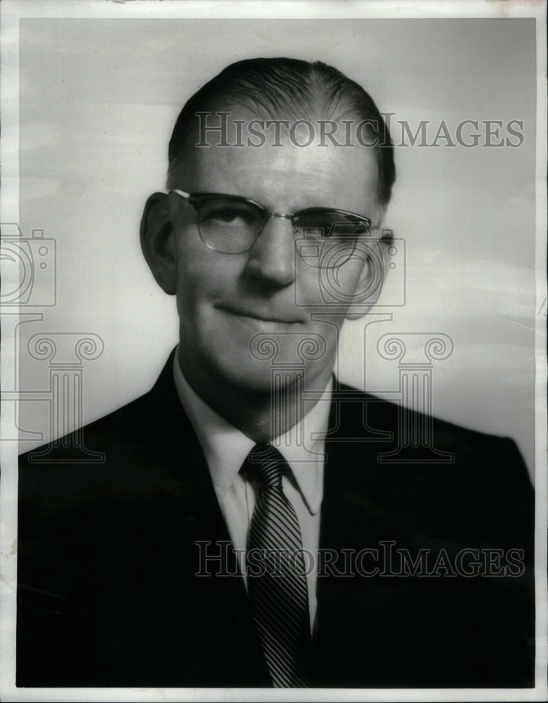 1961, Donald W. Seaton Pres. Detroit Savings - RRU40769 - Historic Images