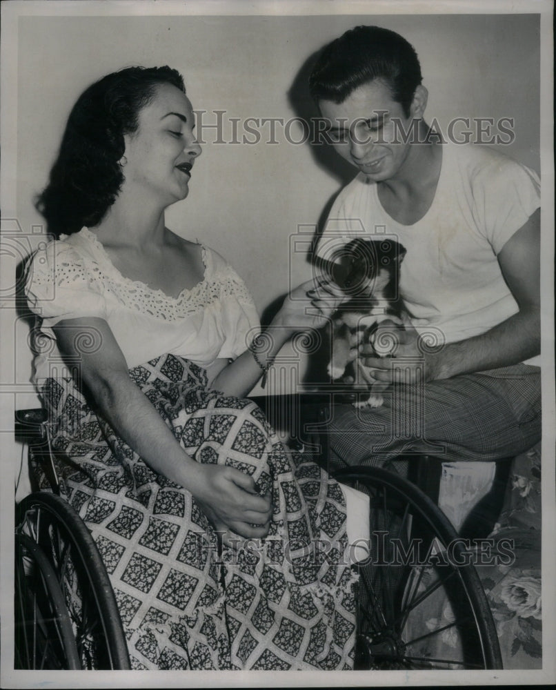 1950 Press Photo Invalid Bride Vivian Wakeford Riccardi - Historic Images