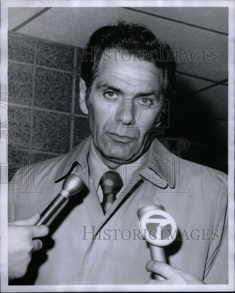 1971 Press Photo College Provost James S. Mianilla - Historic Images