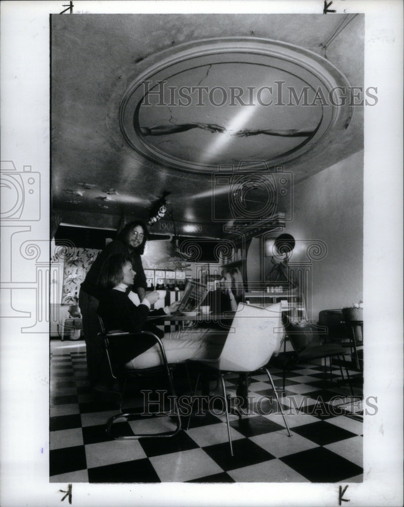 1990 Proprietor Scott Snoek Custimer Cafe - Historic Images