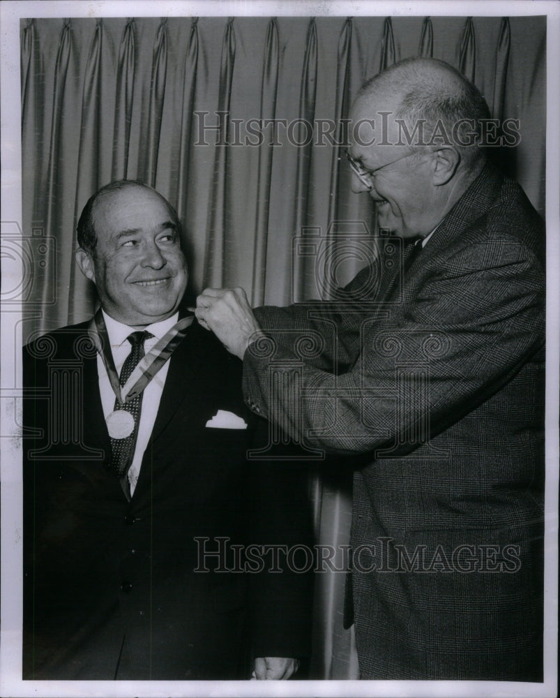 1965, William Reynolds Metals Award Medal - RRU42085 - Historic Images