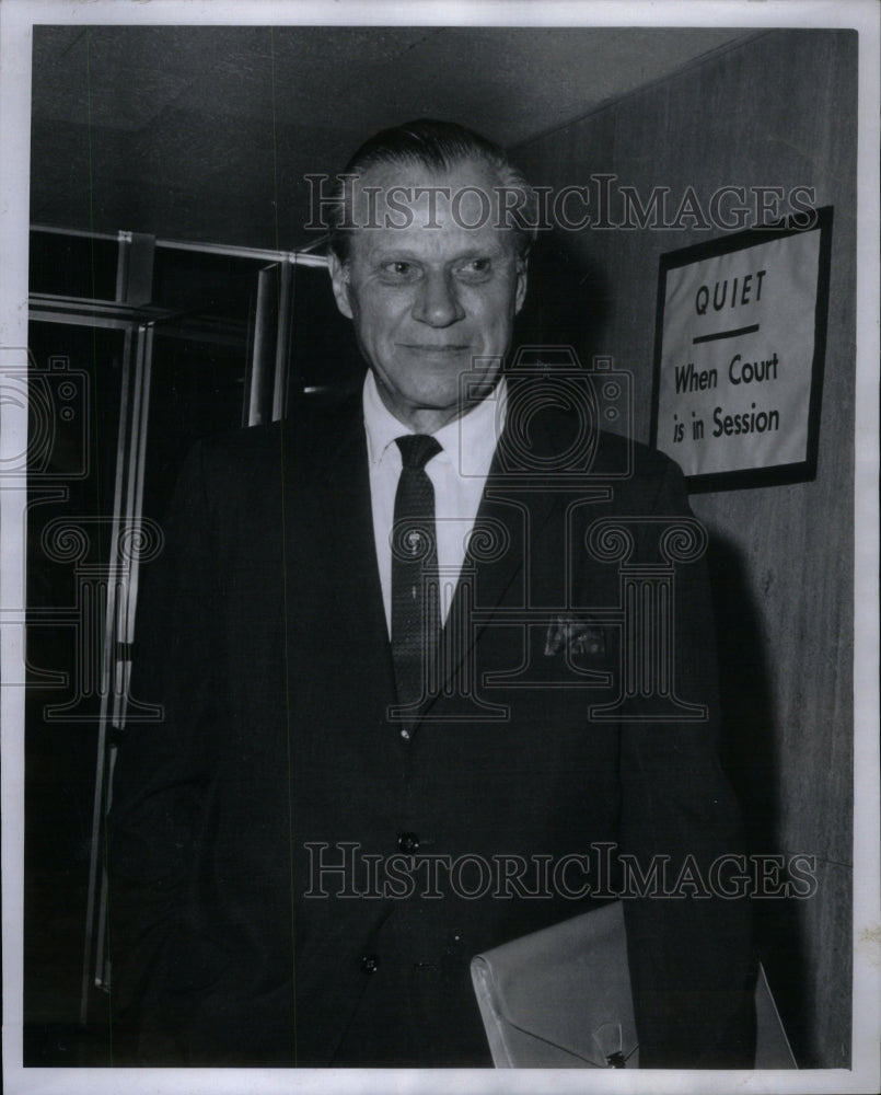 1967 Business Executive Don Seely - Historic Images