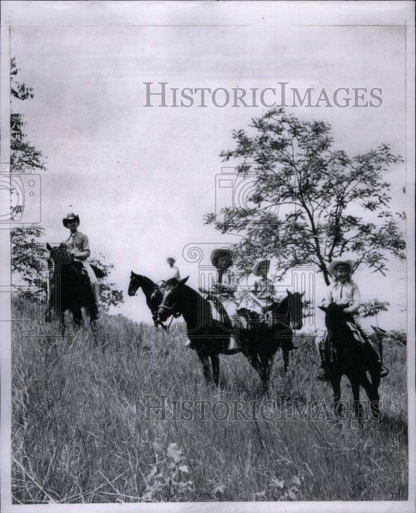 1963 Ponies Charlotte Detroit Ride - Historic Images