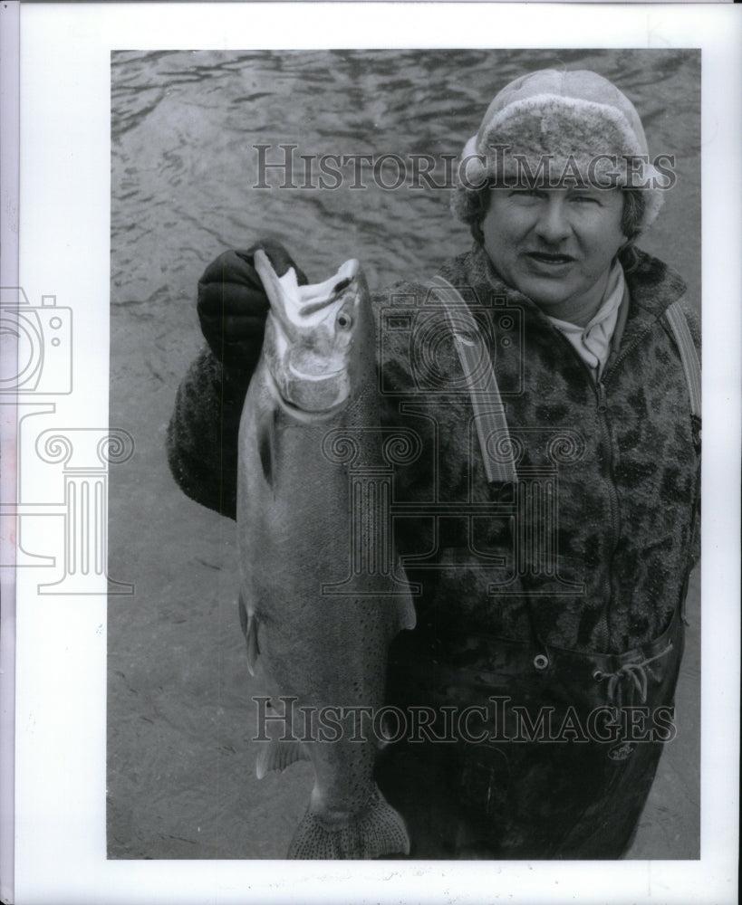 Press Photo Fishing - RRU42365 - Historic Images