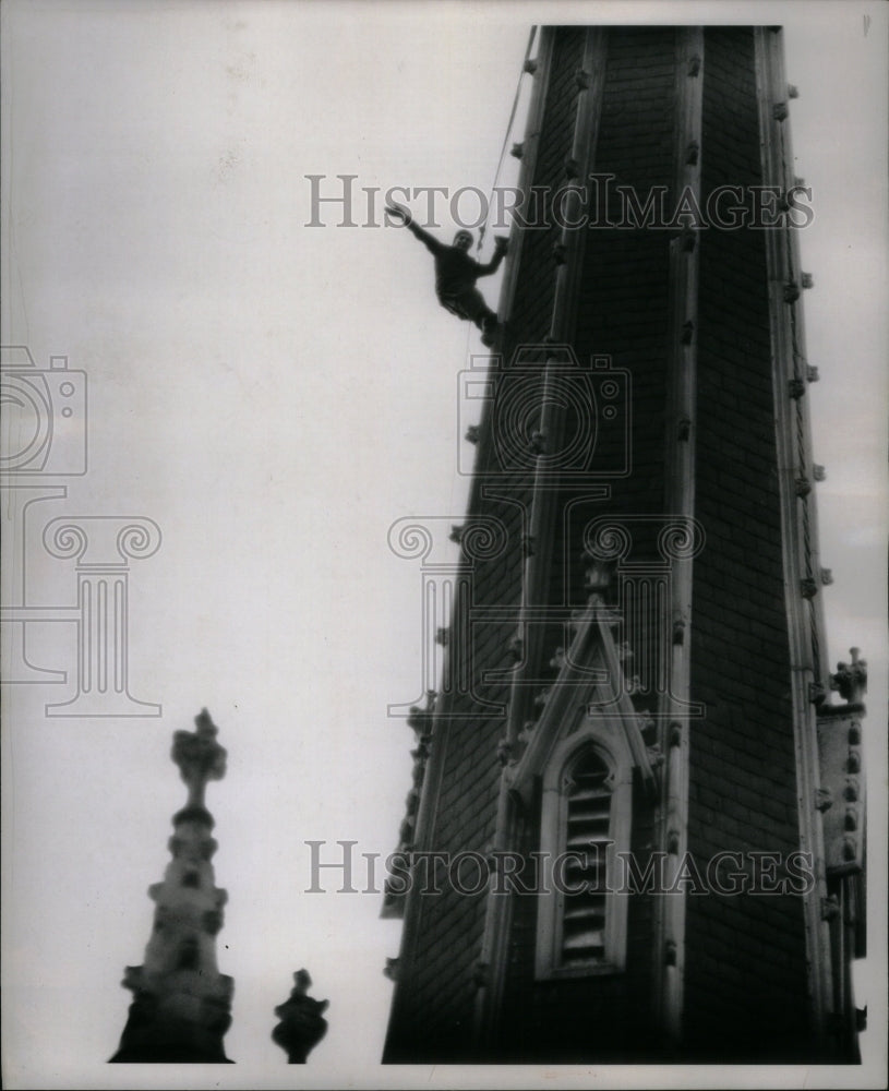 1948 Press Photo Sam Dressel Steeple Jack - Historic Images