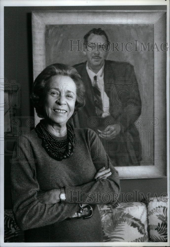 1990 Press Photo Elaine Steinbeck John Author Portrait - Historic Images