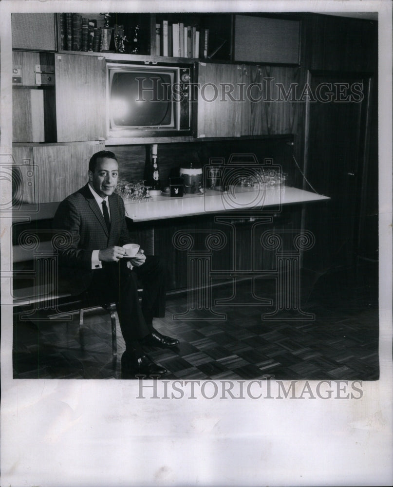 1964 Broker Joseph Steingold - Historic Images