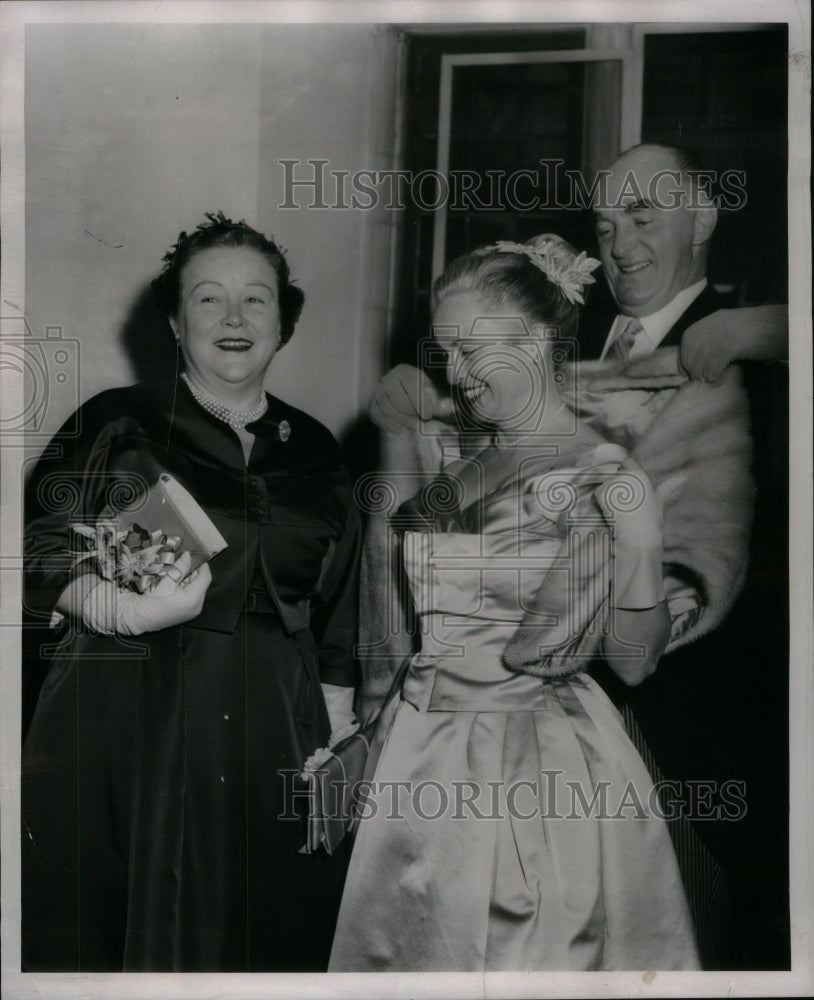 1955 Press Photo Mrs. H. Stenglein, Jr./Bride/Wedding - Historic Images