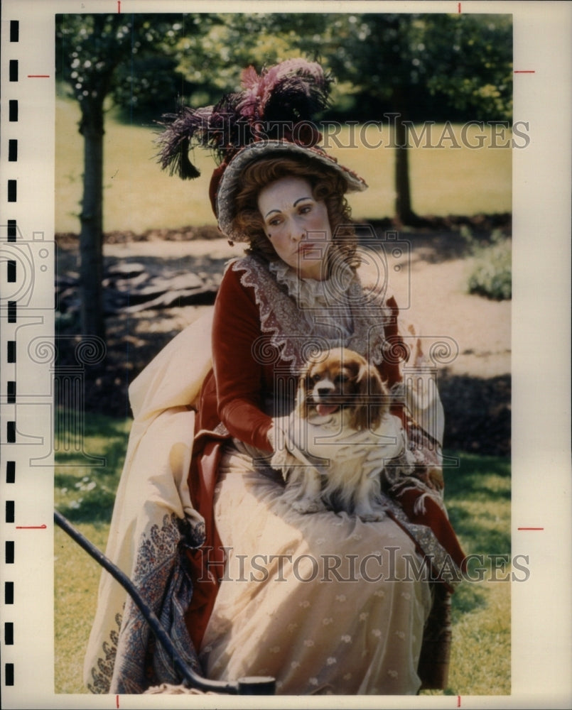 1988 Press Photo Actress Sian Phillips In "Vanity Fair" - Historic Images