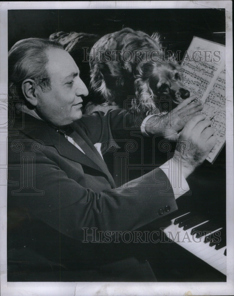 1954 Press Photo Conductor Piastro With Dog Piano Music - Historic Images