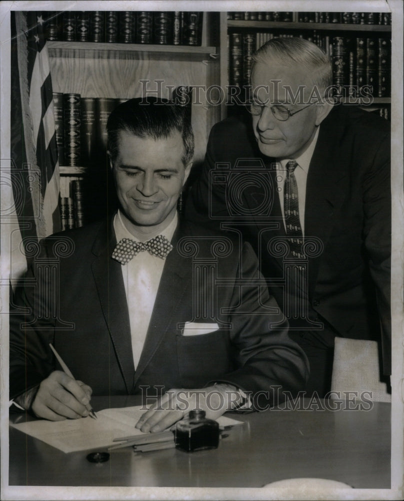 1956 Press Photo Making Wayne University a State School - RRU43225 - Historic Images