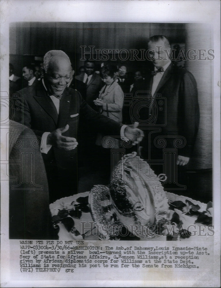 1966 Press Photo Ambassador Dahomey, Louis Ignacio-Pint - Historic Images