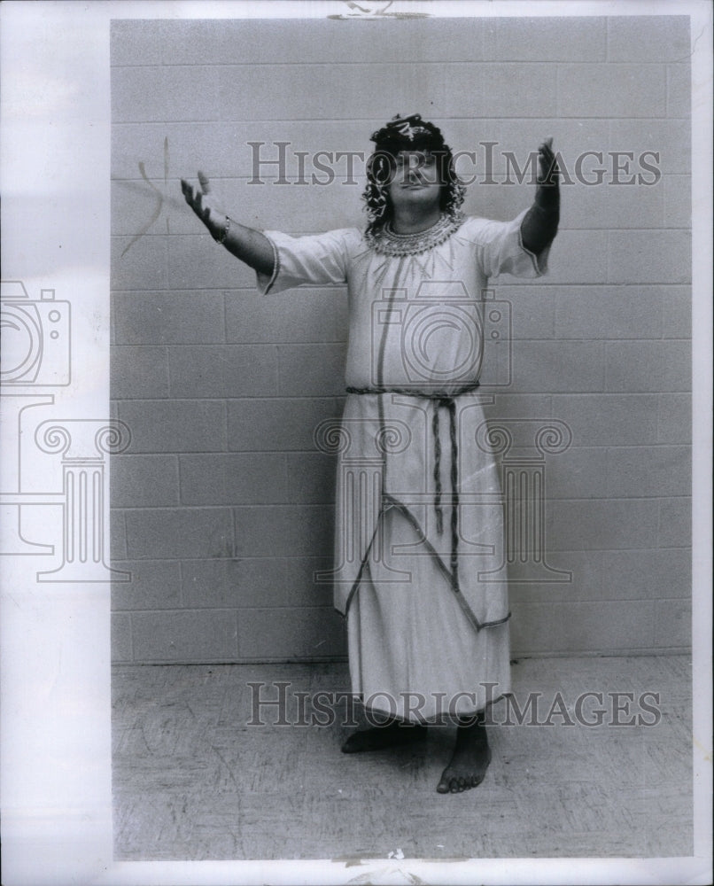 1973 Press Photo News Writer Dressed As Aida Popa - RRU43745 - Historic Images