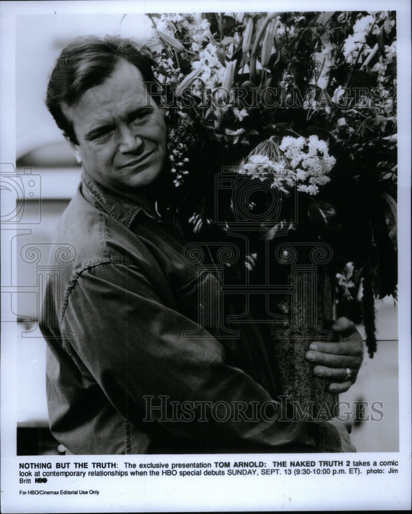 1992 Press Photo Tom Arnold Naked Truth 2 Film Scene - RRU43867 - Historic Images