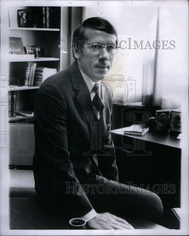 1970, Thomas Plunkett Oakland attorney Court - RRU44109 - Historic Images