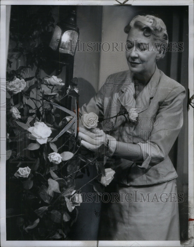 1955 Press Photo Edith Meiser Actress Producer Vassar - Historic Images